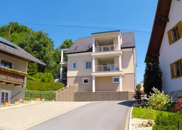 Фото Apartment Adlerhorst - Schwalbenhof Farm Haselbach